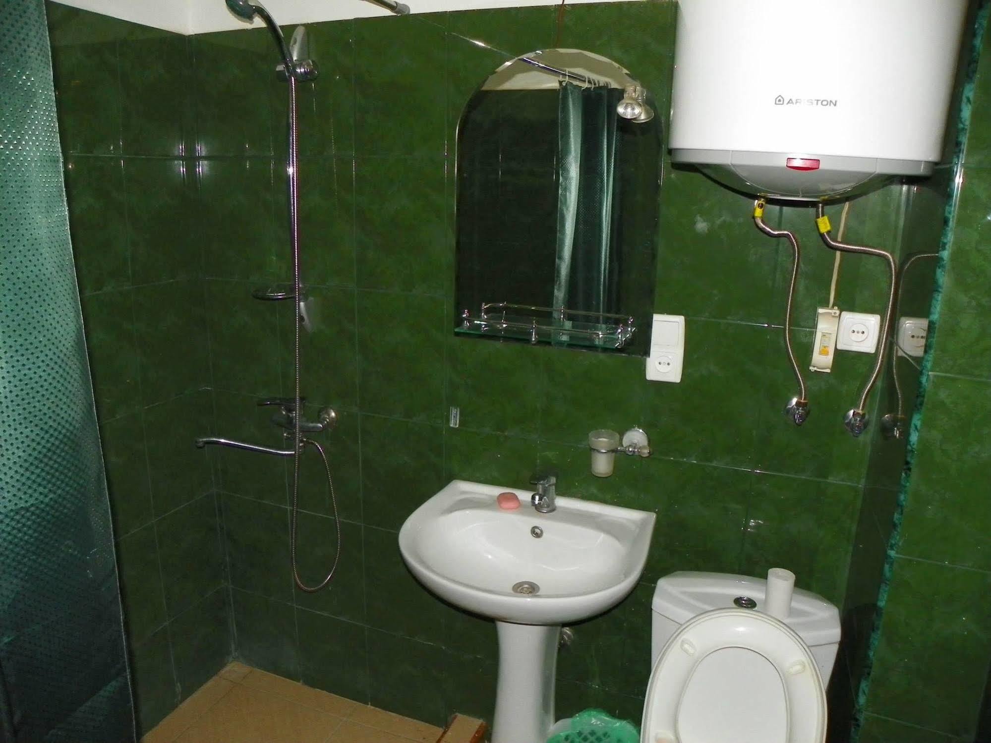 Hereti Hotel Лагодехи Екстериор снимка
